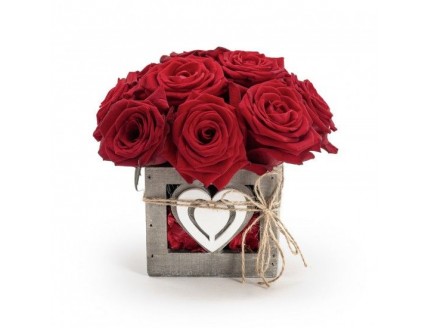 Заказать букет - Цветы в коробке «Анна Каренина» с доставкой по Первоуральску в интернет магазине - FLOVERMIXC.RU | по лучшей цене