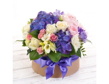 Купить букет - Цветы в коробке «Звездное небо» с доставкой по Первоуральску в интернет магазине - FLOVERMIXC.RU | по выгодной цене